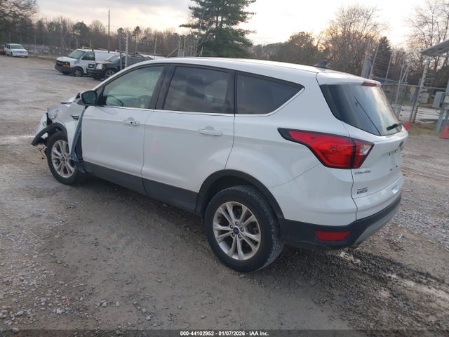 1FMCU0GD3KUA10670 Ford ESCAPE SE