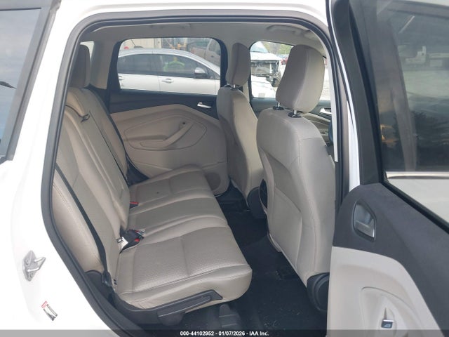 1FMCU0GD3KUA10670 Ford ESCAPE SE
