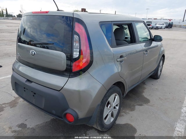 KNDJN2A27F7198951 KIA Soul