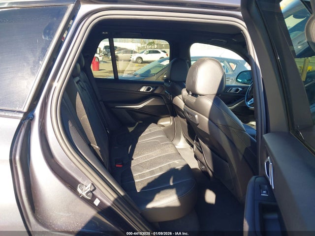 2019 BMW X5 5UXCR6C5XKLL52404 Photo 7