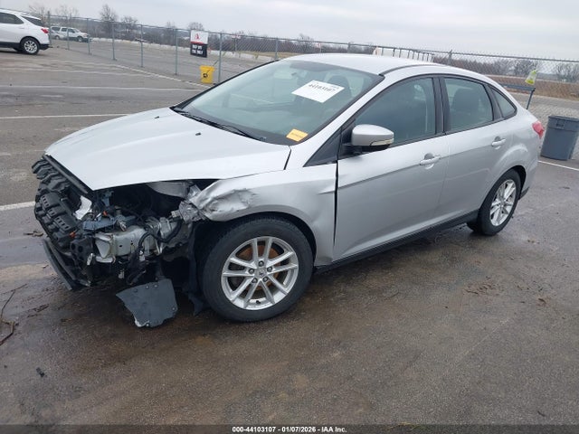 Ford FOCUS SE 2016 1FADP3F21GL293090 Image 2