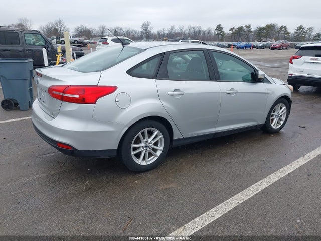 Ford FOCUS SE 2016 1FADP3F21GL293090 Image 4