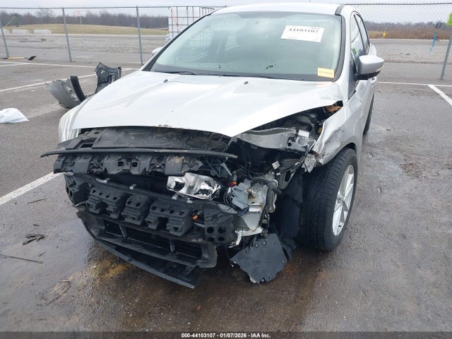 Ford FOCUS SE 2016 1FADP3F21GL293090 Image 6