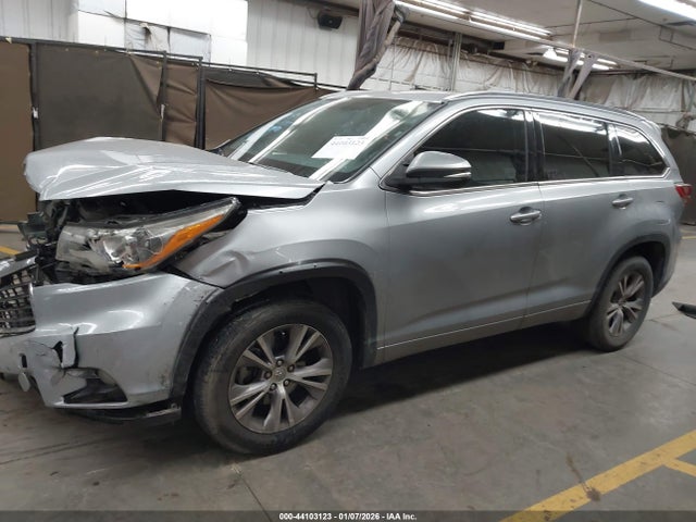 5TDKKRFH1FS119055 Toyota Highlander Xle V6