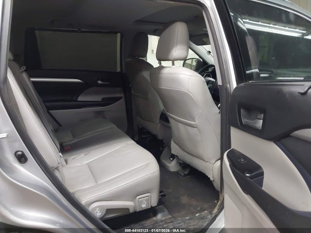 5TDKKRFH1FS119055 Toyota Highlander Xle V6