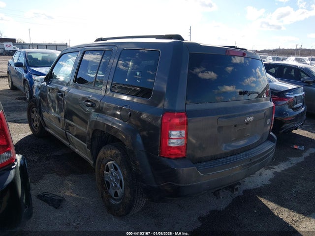 44103167 :رقم المزاد ، 1J4NT1GA0BD121103 vin ، 2011 Jeep Patriot Sport مزاد بيع