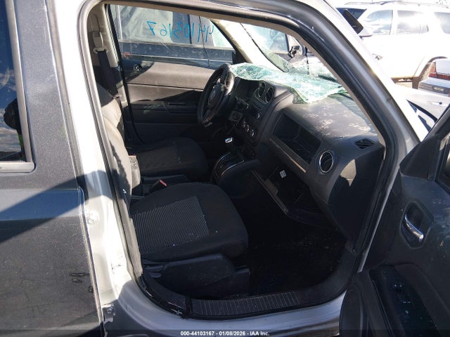 44103167 :رقم المزاد ، 1J4NT1GA0BD121103 vin ، 2011 Jeep Patriot Sport مزاد بيع