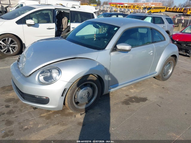 Продаж на аукціоні авто 2012 Volkswagen Beetle 2.5l, vin: 3VWJP7AT0CM621304, номер лоту: 44103216