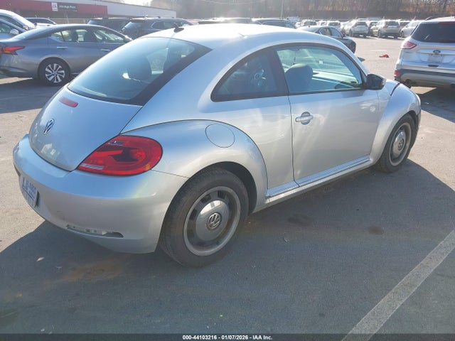 Продаж на аукціоні авто 2012 Volkswagen Beetle 2.5l, vin: 3VWJP7AT0CM621304, номер лоту: 44103216