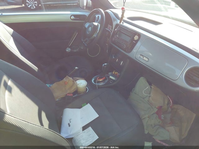 Продаж на аукціоні авто 2012 Volkswagen Beetle 2.5l, vin: 3VWJP7AT0CM621304, номер лоту: 44103216