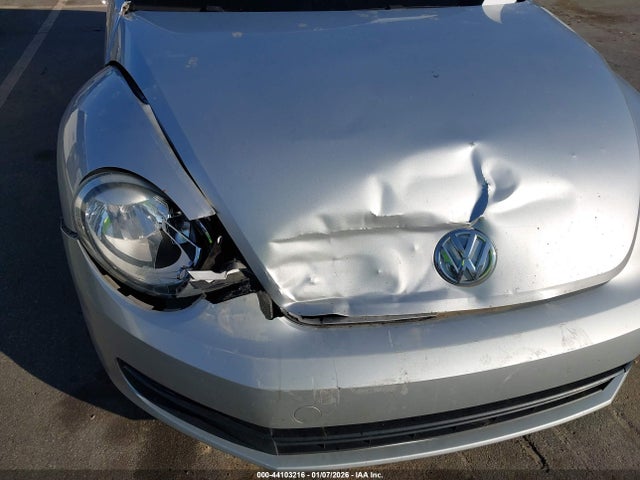 Продаж на аукціоні авто 2012 Volkswagen Beetle 2.5l, vin: 3VWJP7AT0CM621304, номер лоту: 44103216