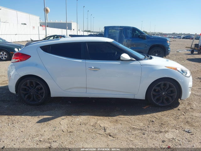 Продажа на аукционе авто 2015 Hyundai Veloster Flex, vin: KMHTC6AD2FU220536, номер лота: 44103250