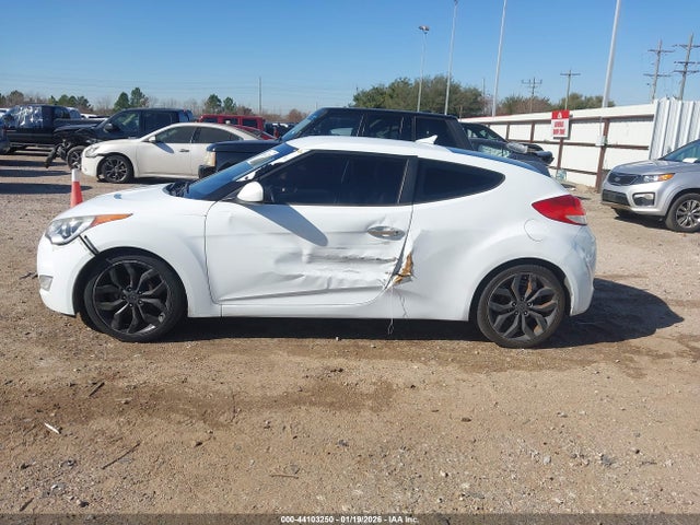 Продажа на аукционе авто 2015 Hyundai Veloster Flex, vin: KMHTC6AD2FU220536, номер лота: 44103250