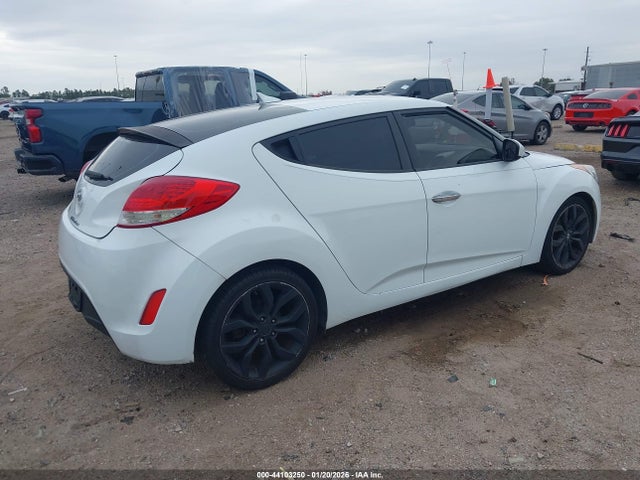Продажа на аукционе авто 2015 Hyundai Veloster Flex, vin: KMHTC6AD2FU220536, номер лота: 44103250