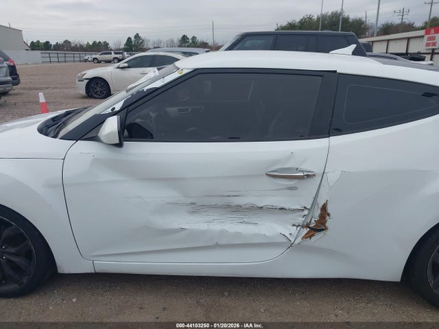 Продажа на аукционе авто 2015 Hyundai Veloster Flex, vin: KMHTC6AD2FU220536, номер лота: 44103250