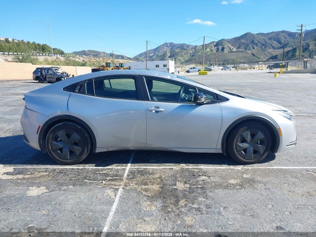 JTDACAAU5T3065917 Toyota Prius Le