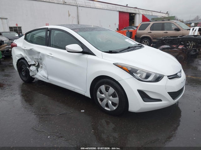 2016 HYUNDAI ELANTRA 5NPDH4AE6GH702896