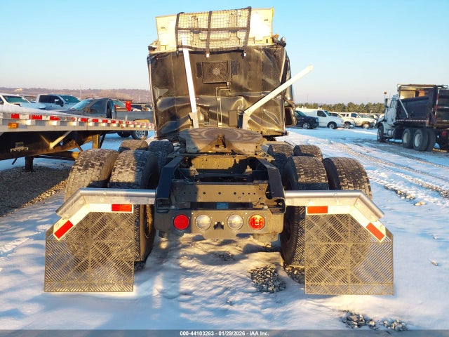 Продажа на аукционе авто 2025 Kenworth T680, vin: 1XKYD49X3SJ179683, номер лота: 44103263