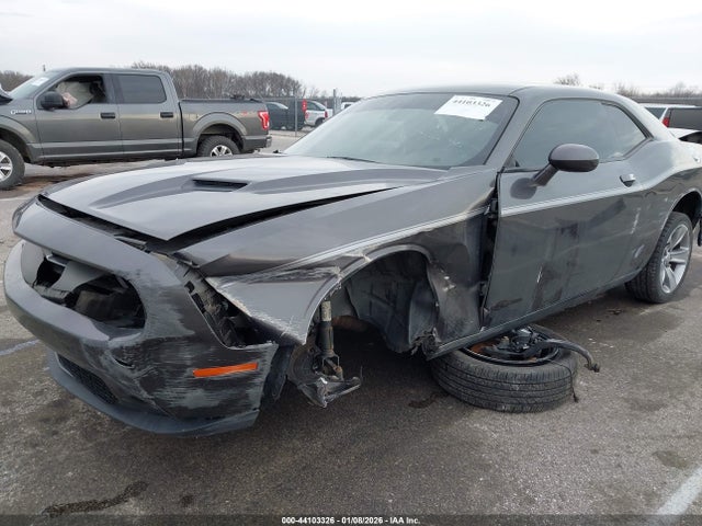 44103326 :رقم المزاد ، 2C3CDZAG4KH751221 vin ، 2019 Dodge Challenger Sxt مزاد بيع