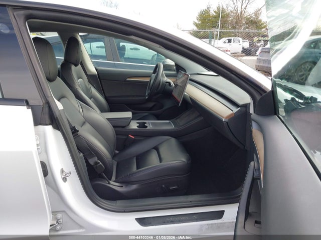 2021 TESLA MODEL 3 5YJ3E1EB9MF049560 Photo 4