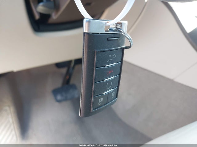 44103361 :رقم المزاد ، 3GYFNBEY6BS614062 vin ، 2011 Cadillac Srx Performance Collection مزاد بيع