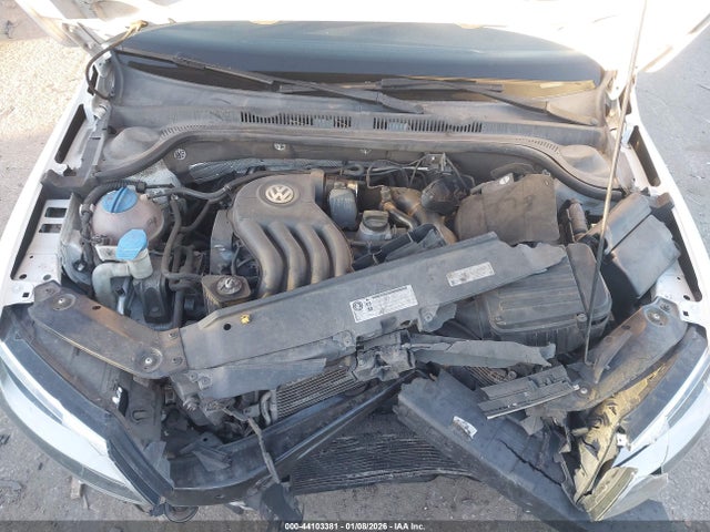 3VW2K7AJ9FM296979 Volkswagen Jetta 2.0l S