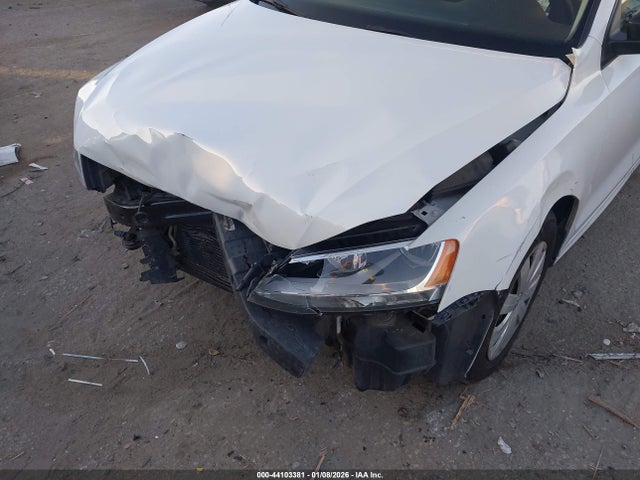 3VW2K7AJ9FM296979 Volkswagen Jetta 2.0l S