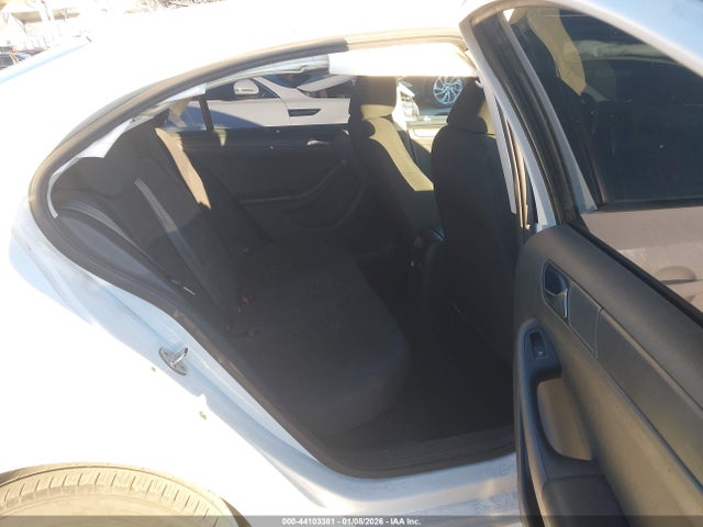 3VW2K7AJ9FM296979 Volkswagen Jetta 2.0l S