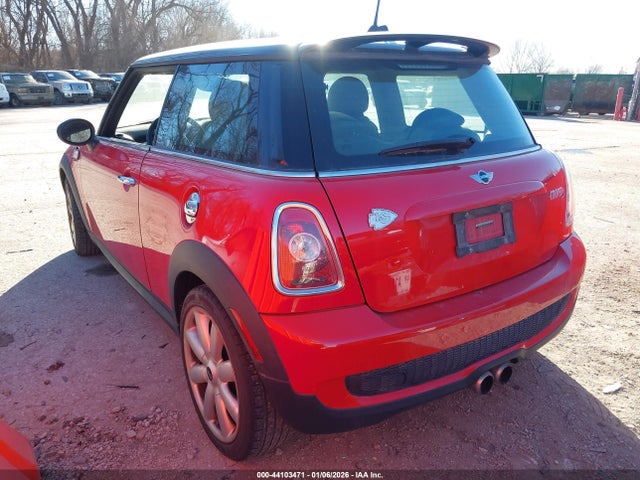 2009 MINI COOPER S WMWMF73549TW87346 Photo 2