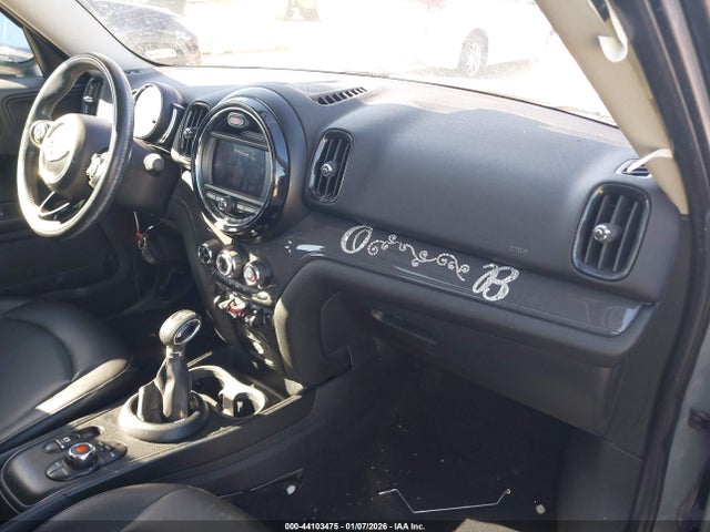 2019 MINI COUNTRYMAN WMZYS7C5XK3F45978 Photo 4