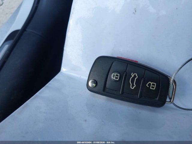 2018 AUDI A3 WAUAUGFF0J1036261 Photo 10