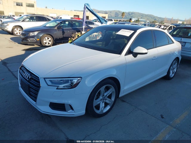 2018 AUDI A3 WAUAUGFF0J1036261 Photo 1