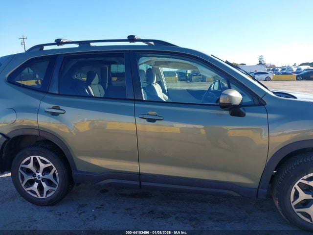 JF2SKAJC1LH523763 Subaru Forester Premium
