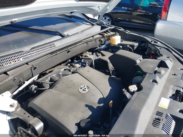 5TDJZRFH2KS608209 Toyota Highlander Xle