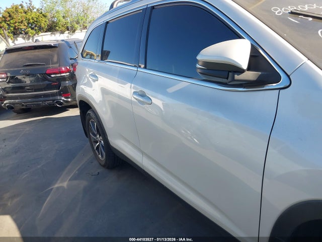 5TDJZRFH2KS608209 Toyota Highlander Xle