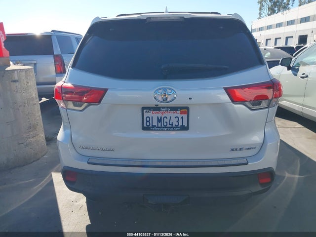 5TDJZRFH2KS608209 Toyota Highlander Xle