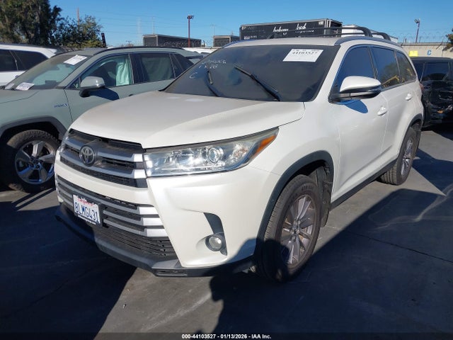 5TDJZRFH2KS608209 Toyota Highlander Xle