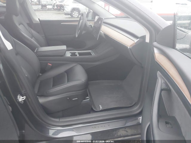 2024 TESLA MODEL Y 7SAYGDEE2RF013456 Photo 4