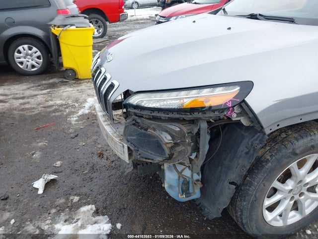 1C4PJMCB5FW744506 Jeep Cherokee Latitude