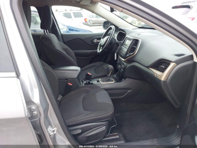 1C4PJMCB5FW744506 Jeep Cherokee Latitude
