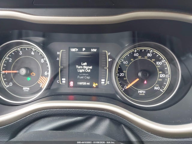 1C4PJMCB5FW744506 Jeep Cherokee Latitude