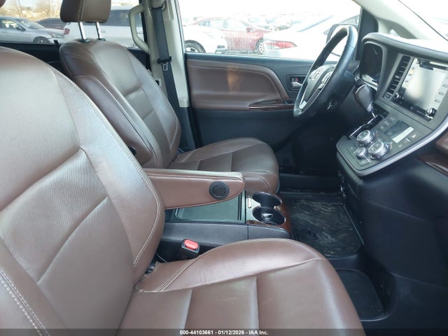 5TDDZ3DC7LS248163 Toyota Sienna Limited Premium