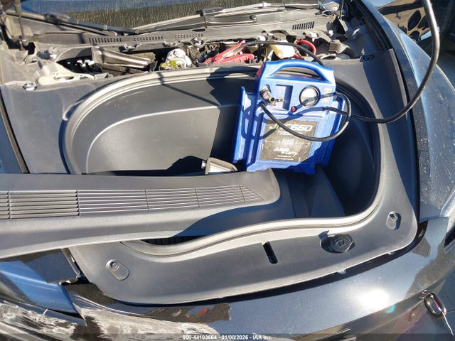 2025 TESLA MODEL 3 5YJ3E1EB0SF916924 Photo 9