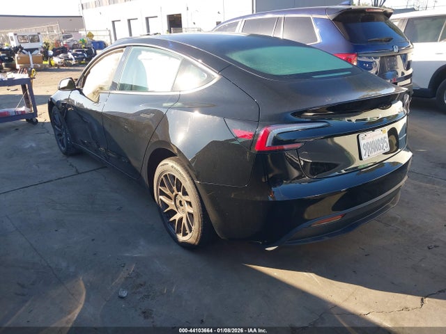 2025 TESLA MODEL 3 5YJ3E1EB0SF916924 Photo 2