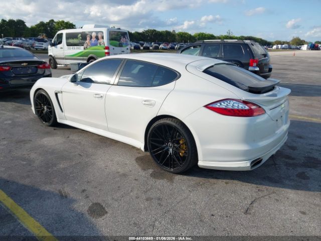 2011 PORSCHE PANAMERA WP0AA2A72BL012256 Photo 2