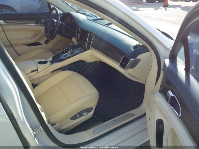 2011 PORSCHE PANAMERA WP0AA2A72BL012256 Photo 4
