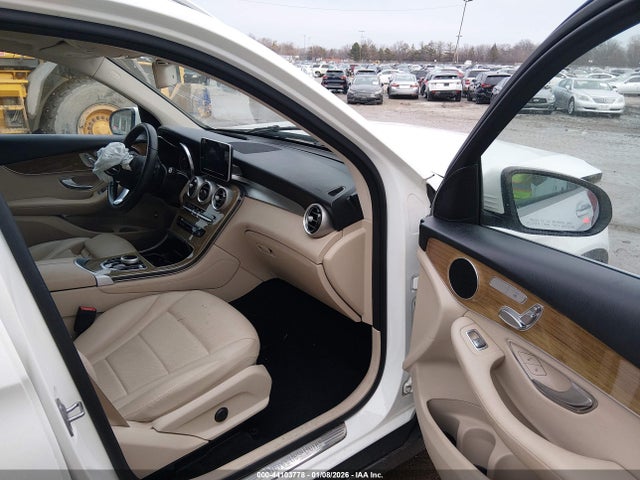 WDC0G4JB6KF572784 Mercedes-Benz GLC 300