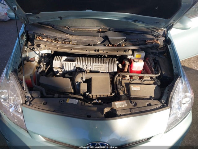 JTDKN3DU1F2001664 Toyota Prius Two
