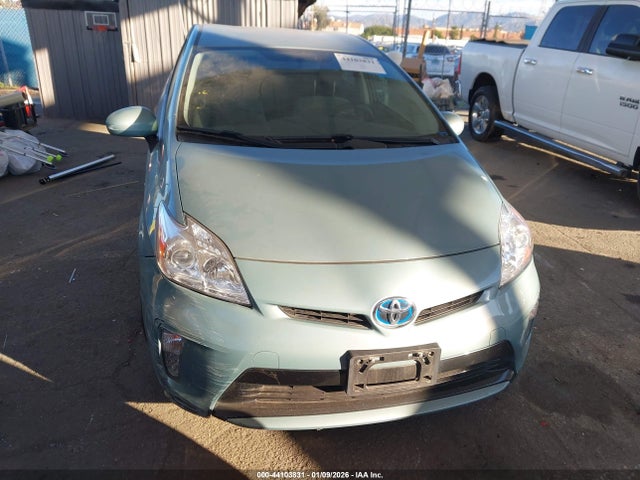 JTDKN3DU1F2001664 Toyota Prius Two