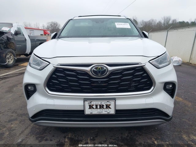 5TDFZRAH5NS130434 Toyota Highlander Platinum